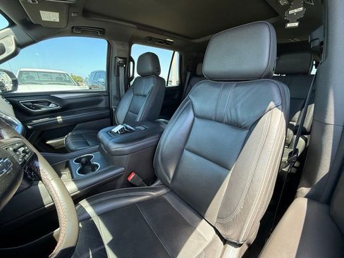 Used 2021 Chevrolet Tahoe RST w/ Luxury Package RWD image 4