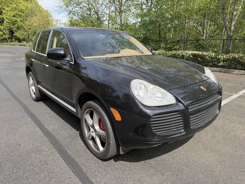 Used 2005 Porsche Cayenne Turbo AWD/4WD image 3