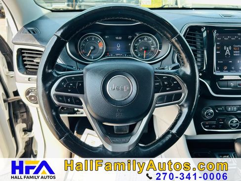 Used 2019 Jeep Cherokee Limited FWD image 19