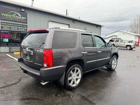 Used 2011 Cadillac Escalade Premium AWD/4WD image 8