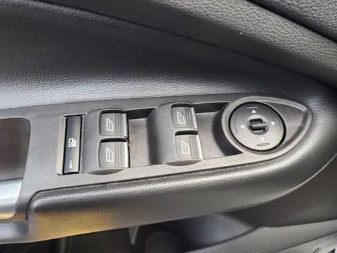 Used 2019 Ford Escape Titanium AWD/4WD image 21