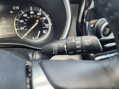 Used 2020 Toyota Highlander XLE image 37