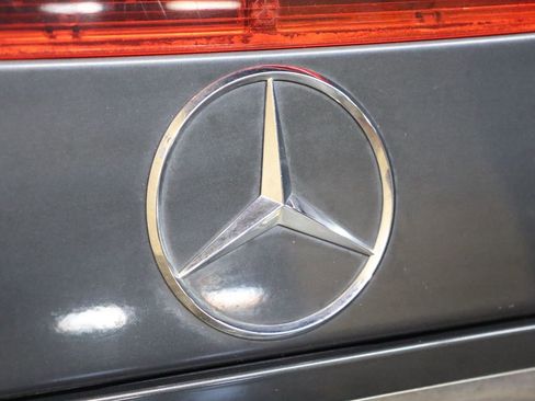 Used 2005 Mercedes-Benz E 320 CDI Sedan image 20