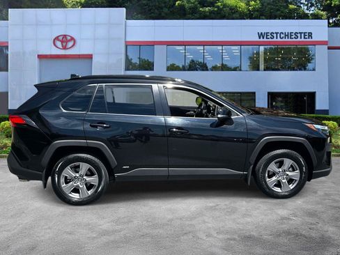 Certified 2025 Toyota RAV4 XLE w/ Convenience Package AWD/4WD image 8