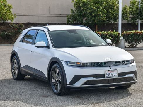 Used 2025 Hyundai Ioniq 5 SEL image 3