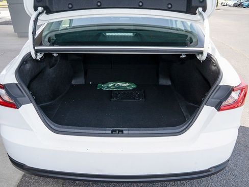 Used 2025 Toyota Camry LE image 5