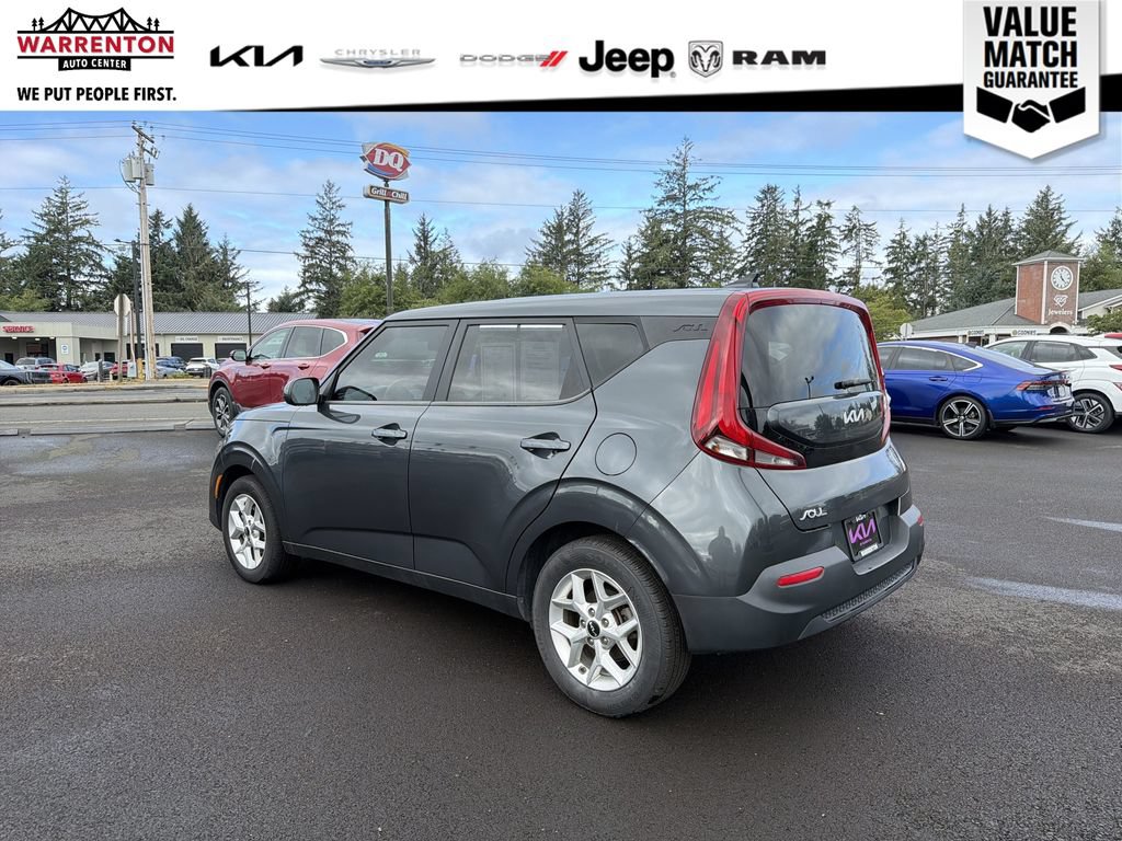 Used 2022 Kia Soul LX w/ Technology Package FWD image 4
