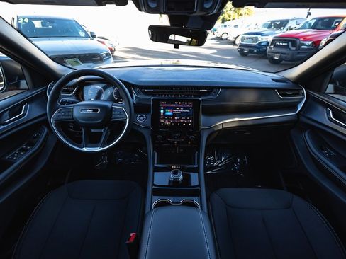 New 2025 Jeep Grand Cherokee 4WD image 24