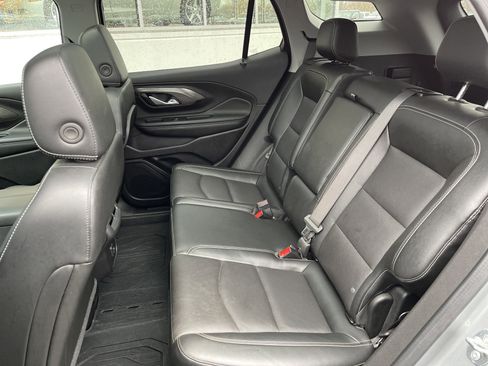 Used 2024 GMC Terrain SLT w/ Infotainment Package II image 42