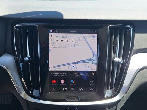 Used 2024 Volvo S60 B5 Core FWD image 12