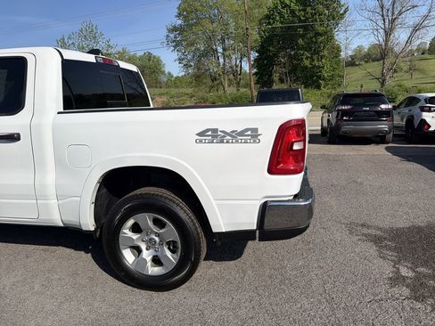 Used 2025 RAM 1500 Big Horn AWD/4WD image 7