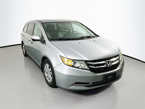 Used 2016 Honda Odyssey SE image 1