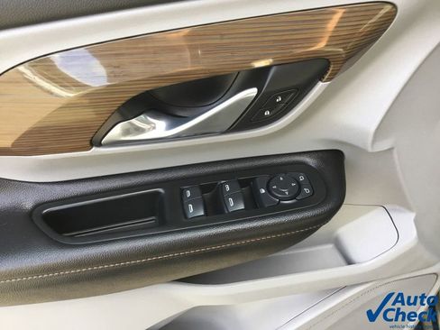 Used 2019 GMC Terrain SLE w/ Driver Convenience Package image 21