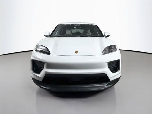 Certified 2025 Porsche Macan 4 Electric w/ Premium Package AWD/4WD image 10