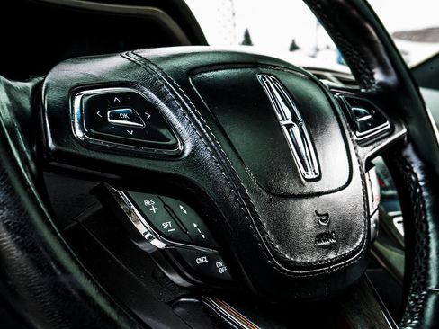 Used 2017 Lincoln MKZ Reserve w/ Technology Package image 24