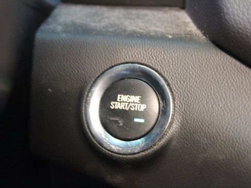 Used 2021 GMC Terrain SLE image 18