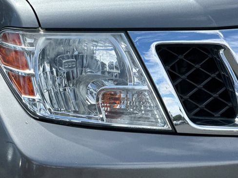 Used 2018 Nissan Frontier SV RWD image 40