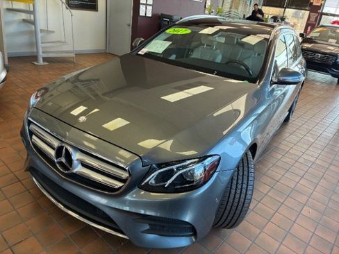 Used 2017 Mercedes-Benz E 400 4MATIC Wagon image 8