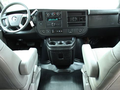 Used 2019 Chevrolet Express 3500 LS image 12