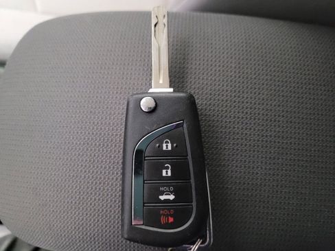 Used 2022 Toyota Corolla LE w/ Carpet Mat Package (TMS) image 32