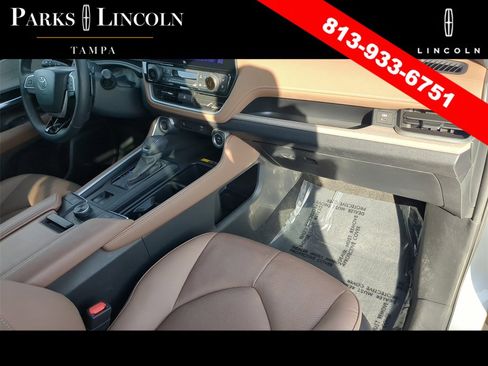 Used 2024 Toyota Grand Highlander Platinum image 11