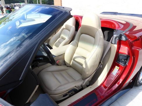 Used 2006 Chevrolet Corvette Convertible w/ Preferred Equipment Group RWD image 60