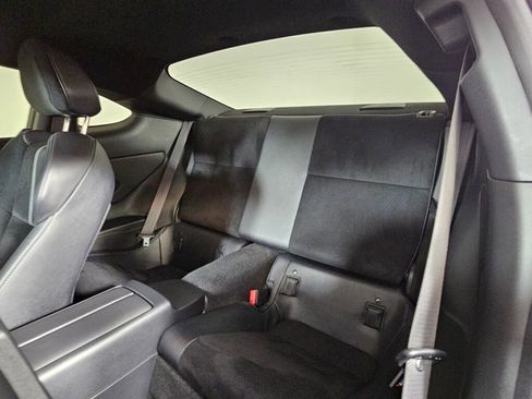 Used 2025 Toyota GR86 Premium w/ ALL Weather Mat Package (TMS) image 32