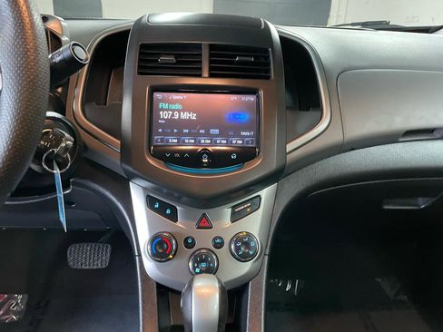 Used 2014 Chevrolet Sonic LT image 17
