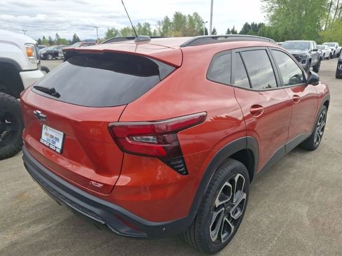Used 2024 Chevrolet Trax RS w/ Sunroof Package image 6