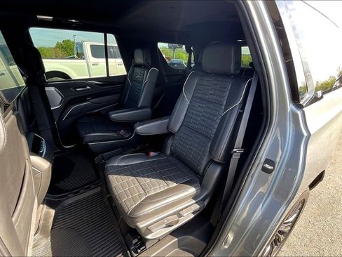 Used 2023 Cadillac Escalade V w/ Heavy-Duty Trailer Package AWD/4WD image 24