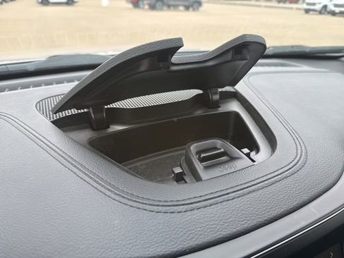 Used 2019 Jeep Cherokee Latitude Plus w/ Cold Weather Group image 29