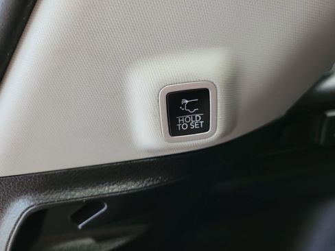 Used 2022 Jeep Grand Cherokee Limited image 13