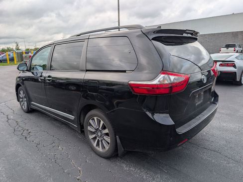 Used 2020 Toyota Sienna XLE w/ XLE Navigation Package AWD/4WD image 5