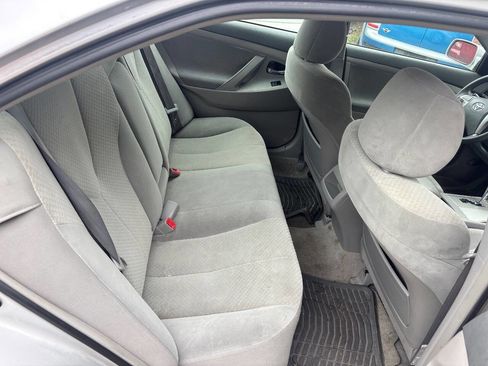 Used 2009 Toyota Camry LE FWD image 14
