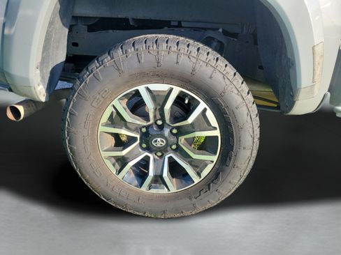 Used 2020 Toyota Tacoma TRD Sport RWD image 7