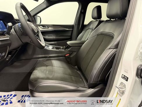 New 2026 Jeep Grand Cherokee Laredo image 16