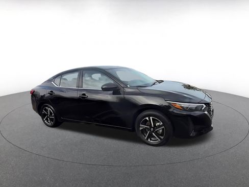 Used 2025 Nissan Sentra SV image 2