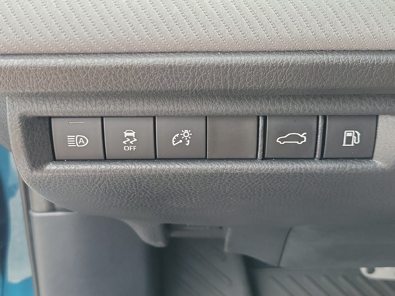 Used 2025 Toyota Camry SE FWD image 32