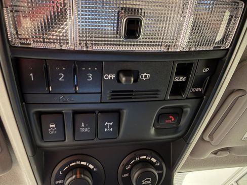 Used 2021 Toyota 4Runner Venture w/ Moonroof Package image 21