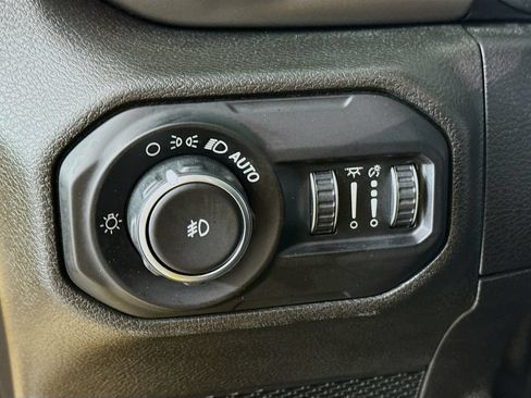 Used 2019 Jeep Wrangler Unlimited Sport S AWD/4WD image 11
