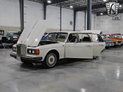Used 1986 Rolls-Royce Silver Spur image 16