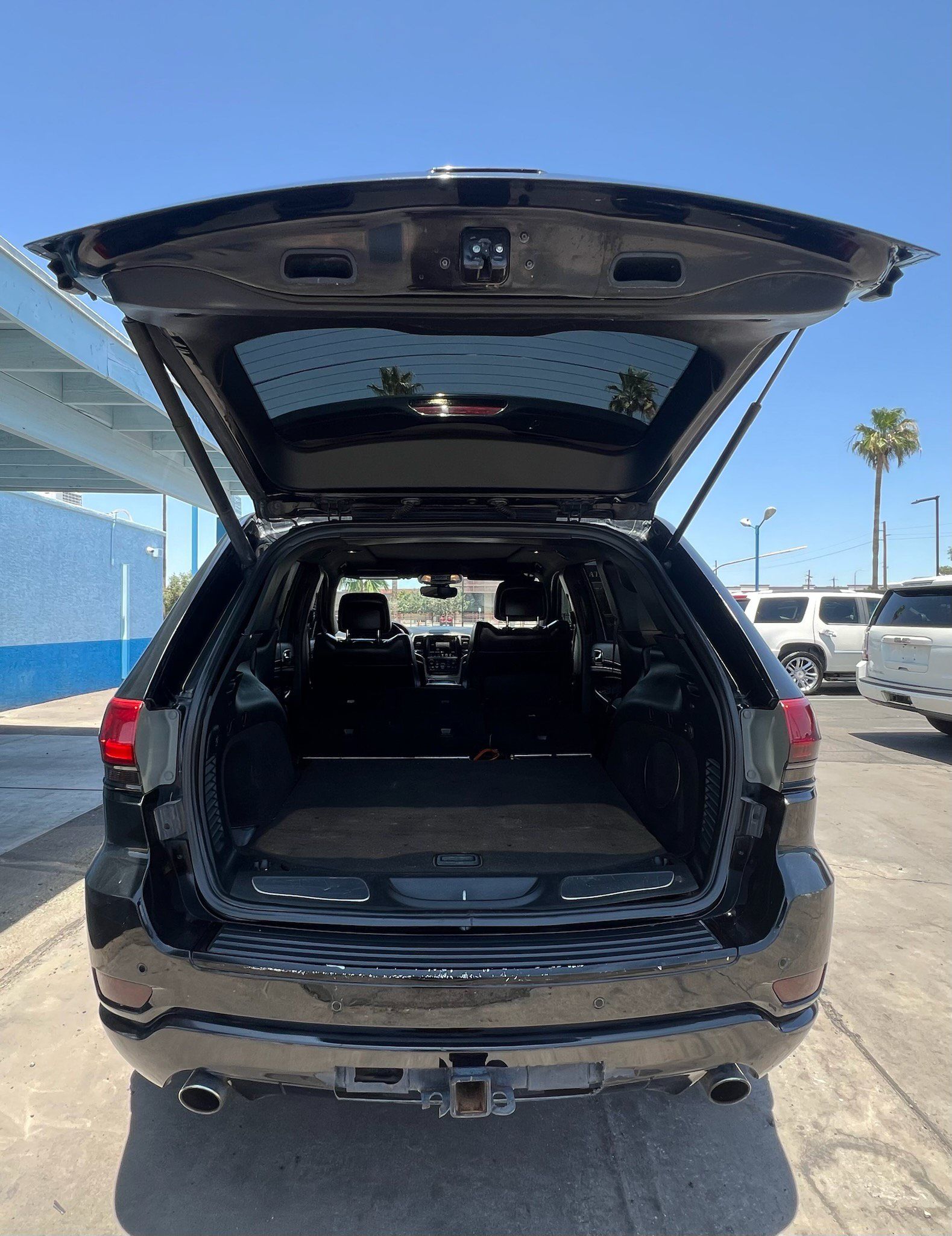 Used 2017 Jeep Grand Cherokee Limited w/ Luxury Group II AWD/4WD image 5