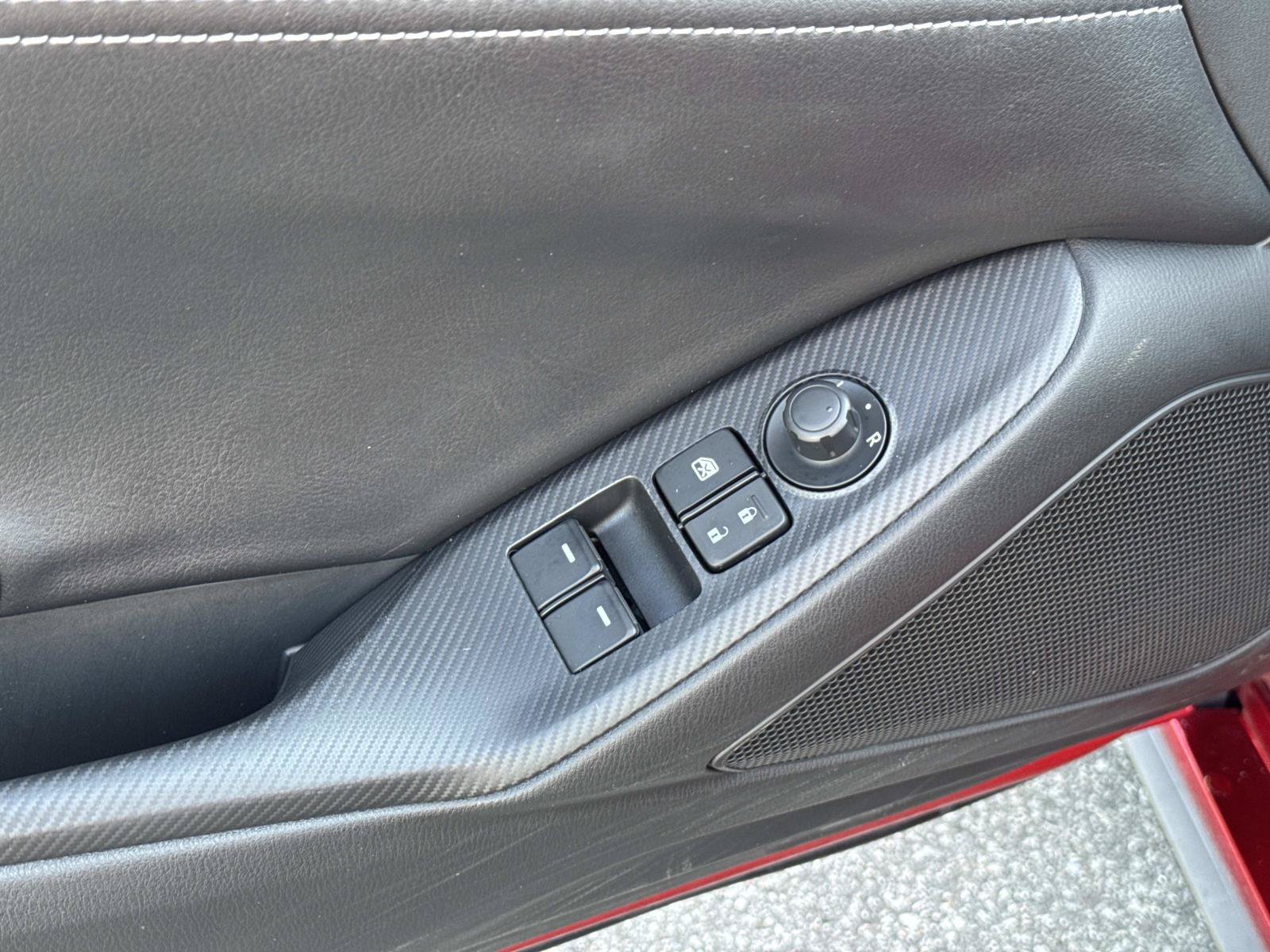 Used 2022 MAZDA MX-5 Miata Club RWD image 11