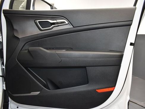 Used 2026 Kia Sportage LX w/ LX Convenience Package image 13