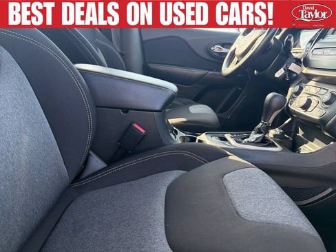 Used 2014 Jeep Cherokee Sport w/ Cold Weather Group AWD/4WD image 29