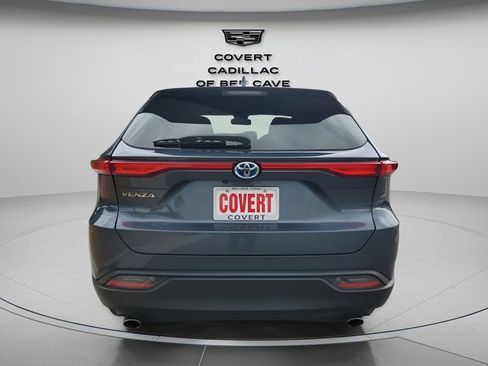 Used 2024 Toyota Venza LE image 8