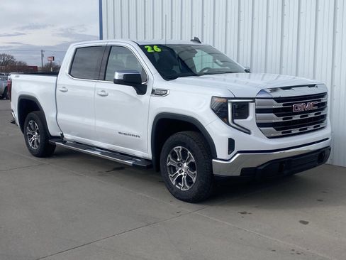 New 2026 GMC Sierra 1500 SLE image 3