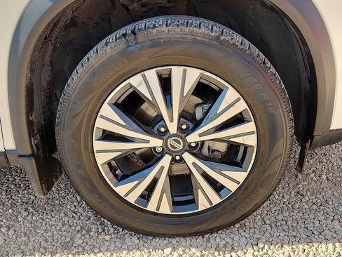 Used 2021 Nissan Rogue SV AWD/4WD image 7