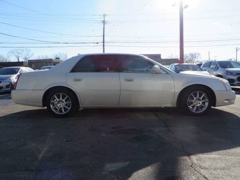 Used 2010 Cadillac DTS Luxury image 6