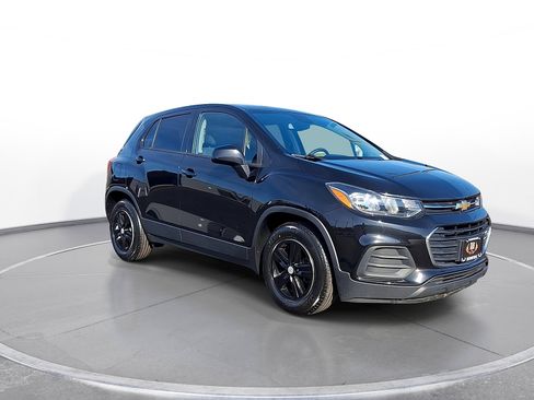 Used 2020 Chevrolet Trax LS w/ Tint and Cruise Package FWD image 2